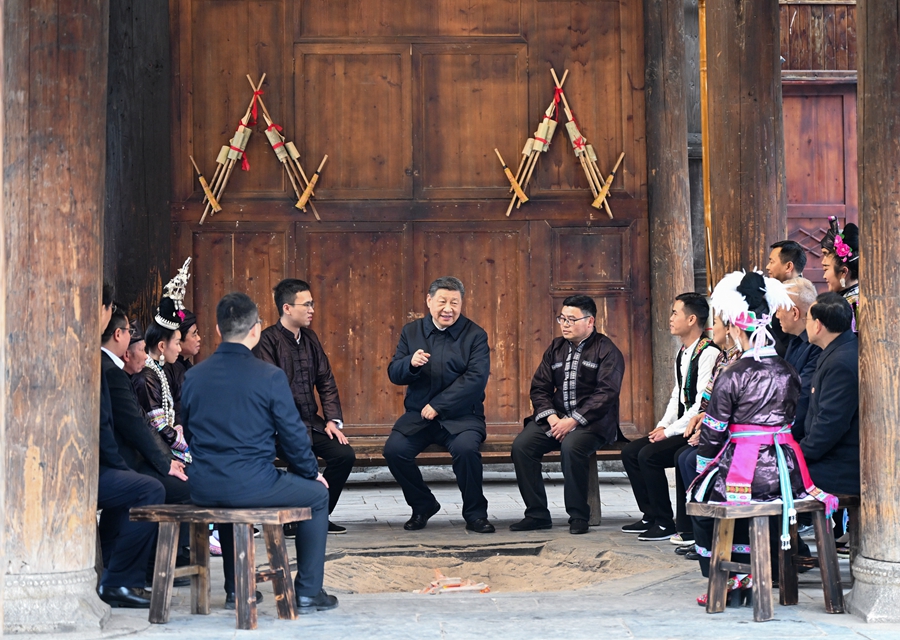 2025年3月17日，习近平总书记在贵州省黔东南州黎平县肇兴侗寨考察时，在信团鼓楼同村干部和村民代表围坐在火塘边，共话乡村全面振兴。